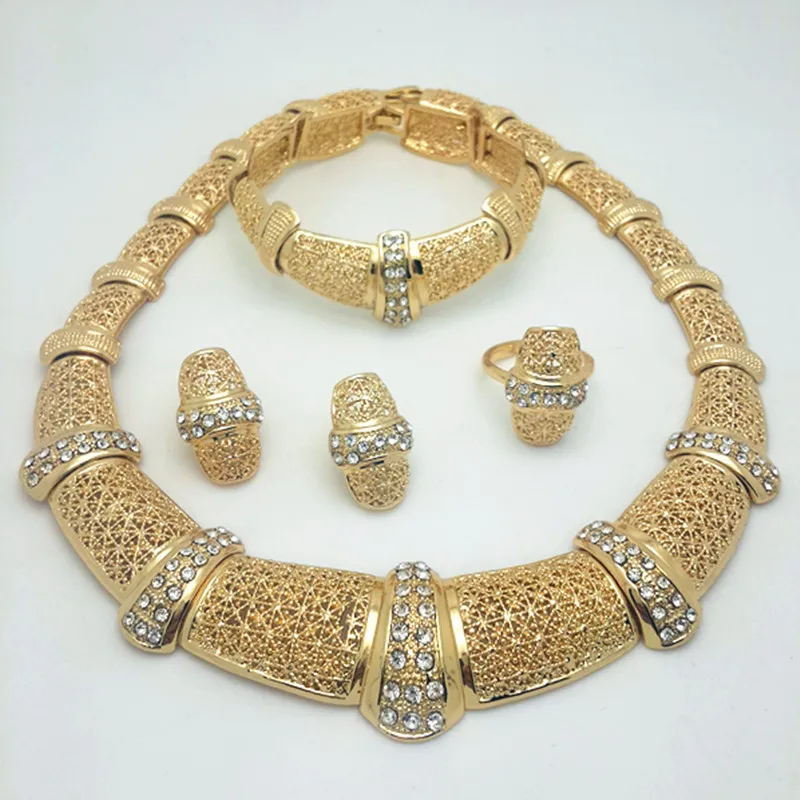 Комплект ювелирных изделий из большого золотого цвета в Дубае роскошный