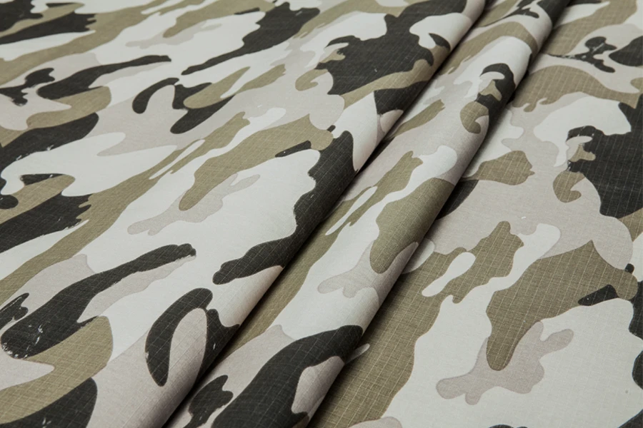 Камуфляжная искусственная хлопчатобумажная ткань с принтом в клетку
