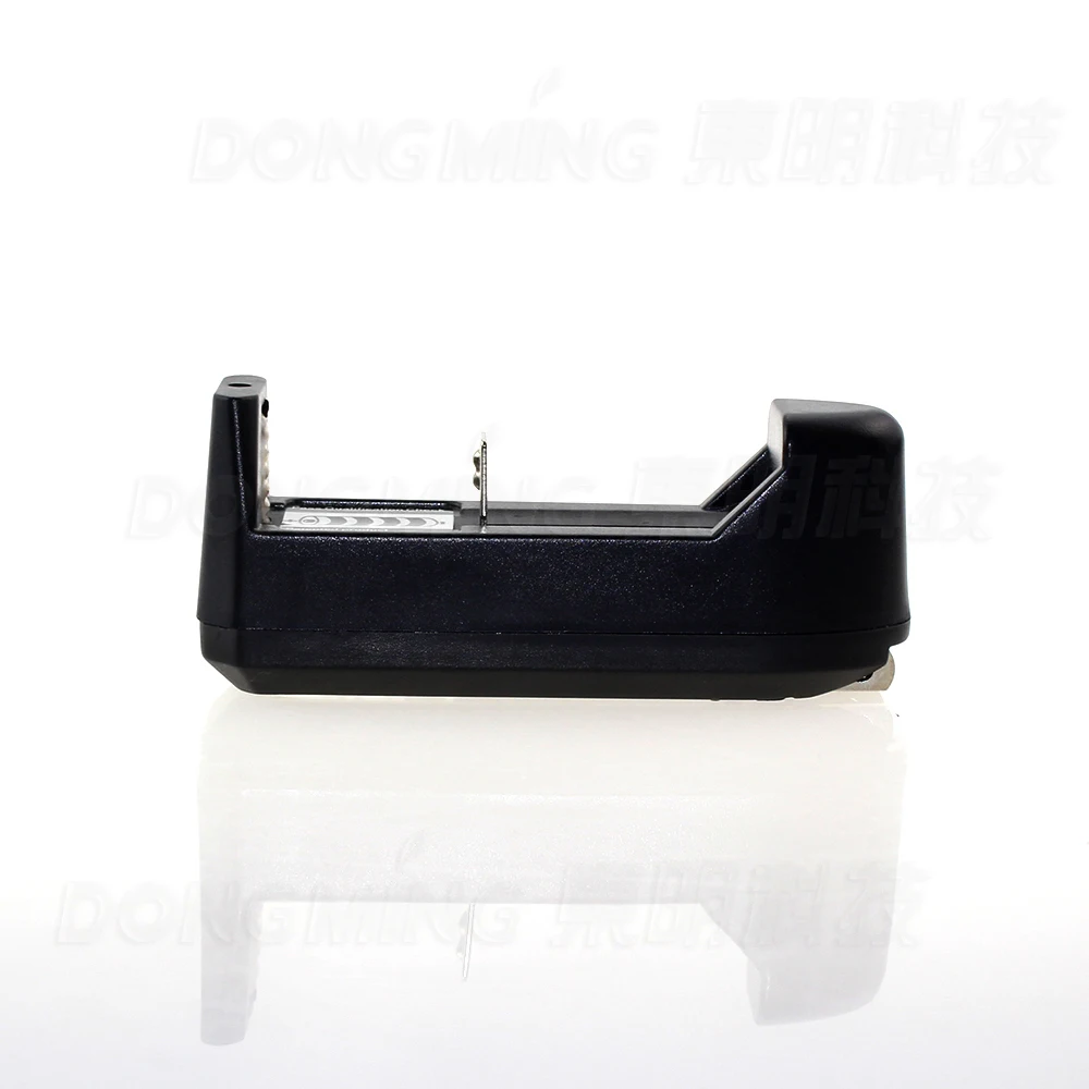 Автомобильное настенное зарядное устройство для дома 110 220 в перем. Тока 1 шт.