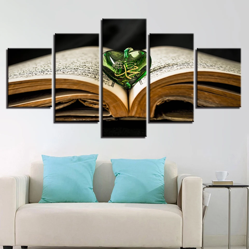 

Living Room Wall Decor Painting Art 5 Pieces HD Printed Book And Green Heart-Shaped Pendant Frame Poster Modular Canvas Pictures
