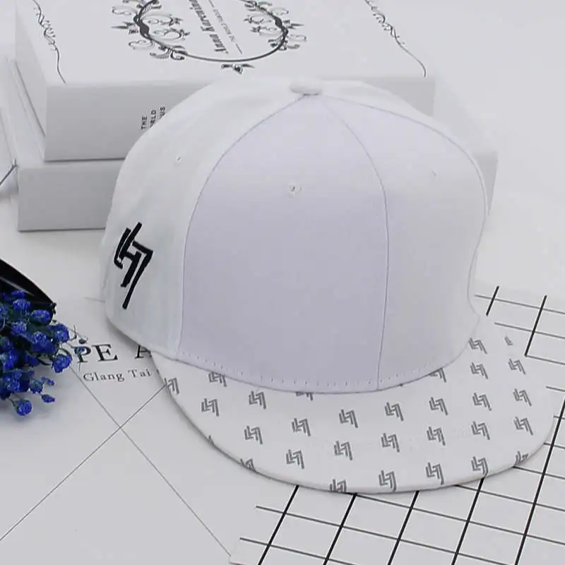 New Adult 3D Cute Devil Eyes Embroidery Baseball Caps Cat Ear Horn Rivet Plaid Snapback Cap Metal M Emble Punk Cap Hats YY175