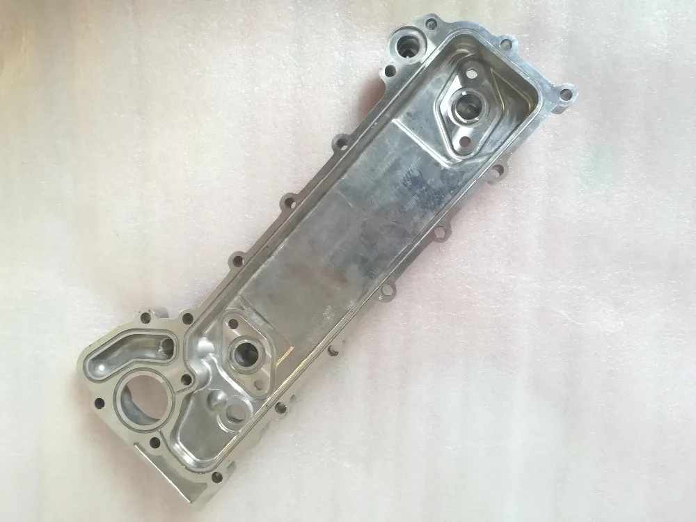 Крышка масляного радиатора для дизельного двигателя Isuzu NPR NKR NQR 4.3L 4HF1 |