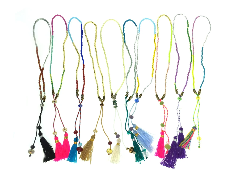 Женский пляжный браслет с кисточками разноцветный ручной работы бусинами