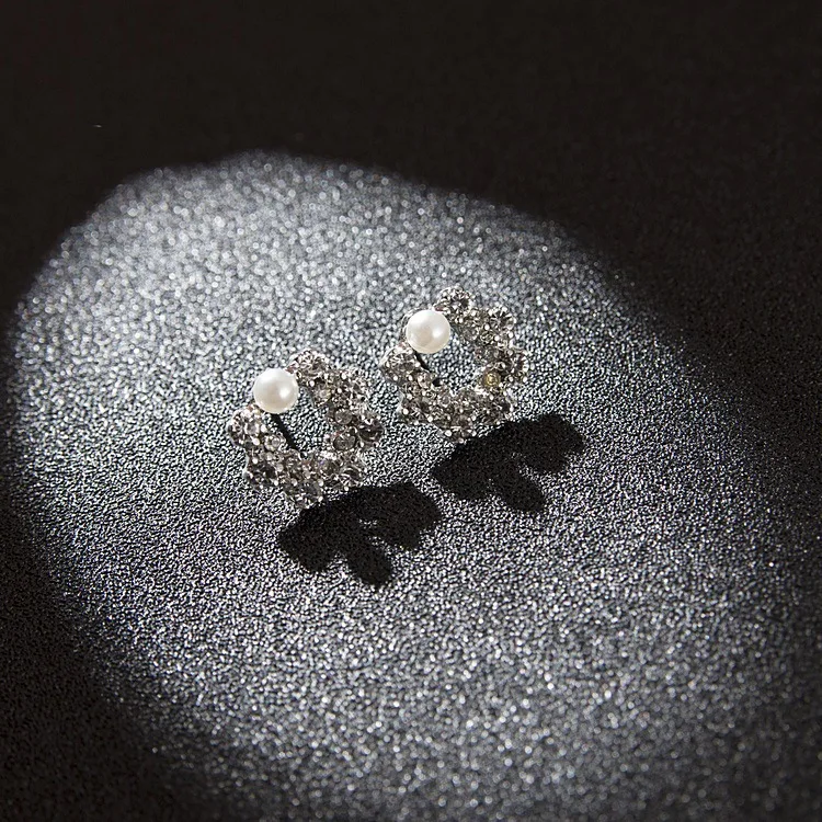 

Korean Fashion New Earrings Simple Personality Geometric Crystal Flower Temperament Ladies Earrings Wholesale Sales Trendy