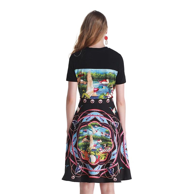 Женское подиумное платье летнее модное дизайнерское средней длины с коротким