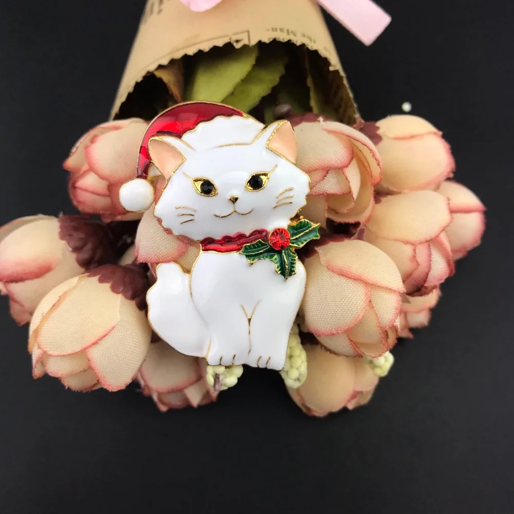 50pcc/lot Christmas White Kitten Broach Enamel Christmas Hat Kitty Cat Present Jewelry Brooches for Cat Lover