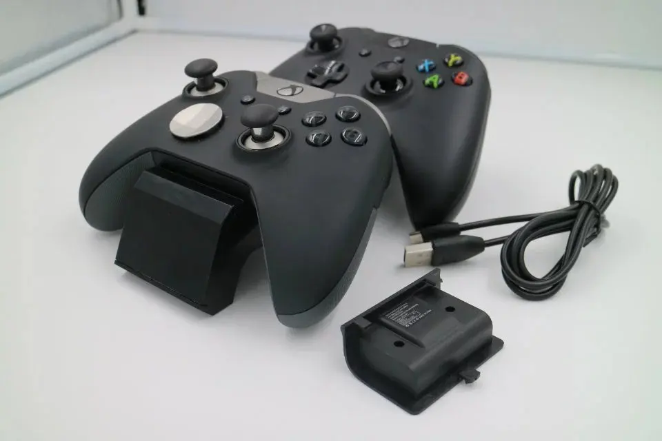 Зарядная док-станция с двойным зарядным устройством + 2 шт. аккумуляторов 600 мАч