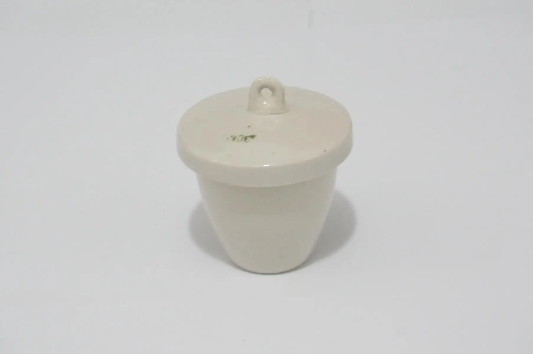 

Lab Porcelain Crucible 30ml Ceramic crucible With Cover