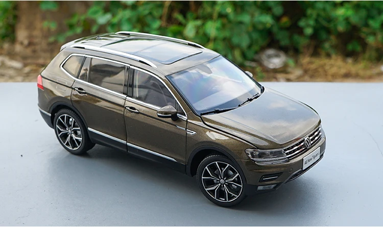 Горячая Распродажа 1:18 TIGUAN L сплав модель автомобиля, усовершенствованное Моделирование Коллекция металлическая модель автомобиля украшения