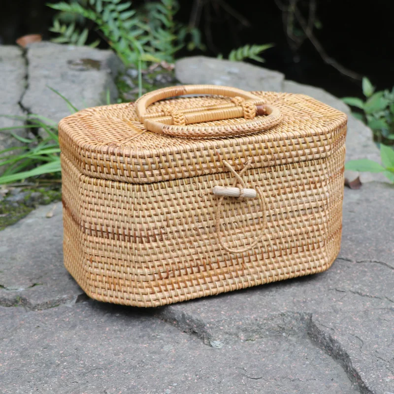 Goede Handgemaakte Rotan Geweven Opbergdoos Cosmetische Make Organizer Handtas Voor Sieraden Thee Dozen Containers Travel Creative Gemakkelijk Lock