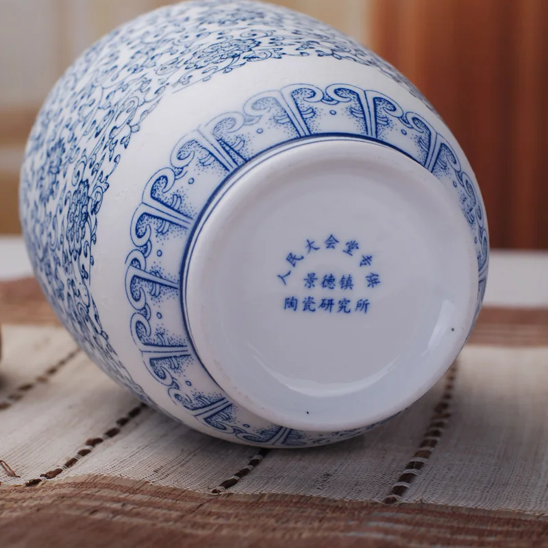 Blue And White Vase Matte Interlock Branch Lotus Decoration Jingdezhen Ceramic Graceful Decorate Ornaments Flower Vases | Дом и сад