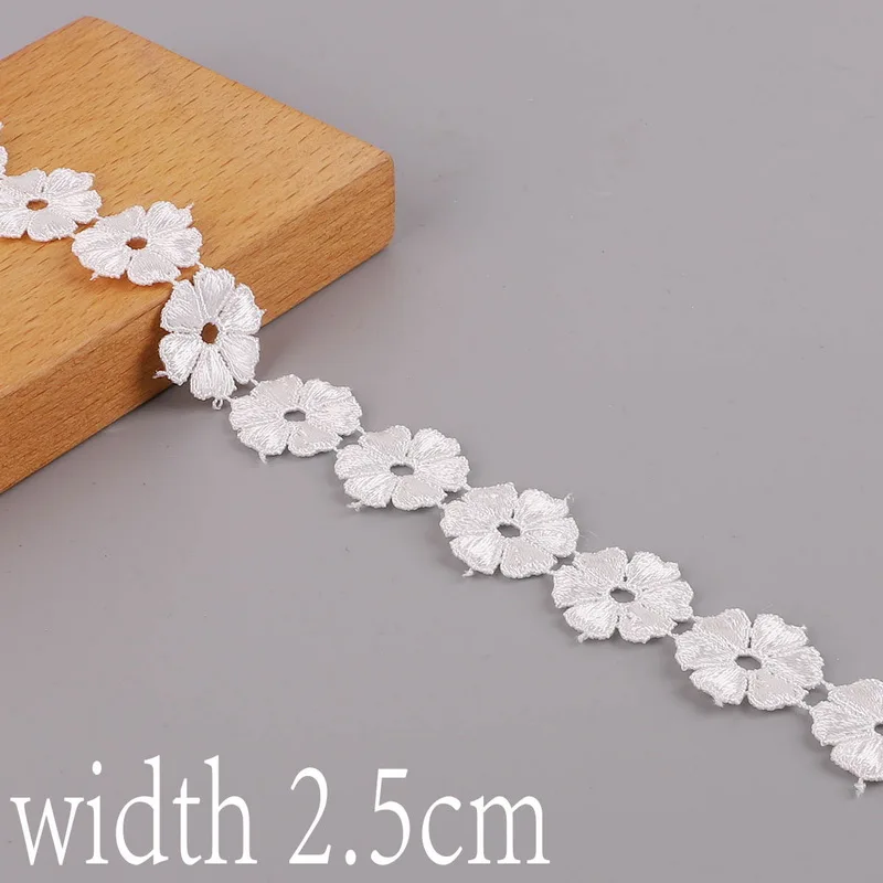 Width 2.5cm 1 ярд белый цветок лист бант с кружевной отделкой пэчворк Материал полиэстер кружевная лента с вышивкой для пошив одежды «сделай сам» Аксессуары - Цвет: Width 2.5cm