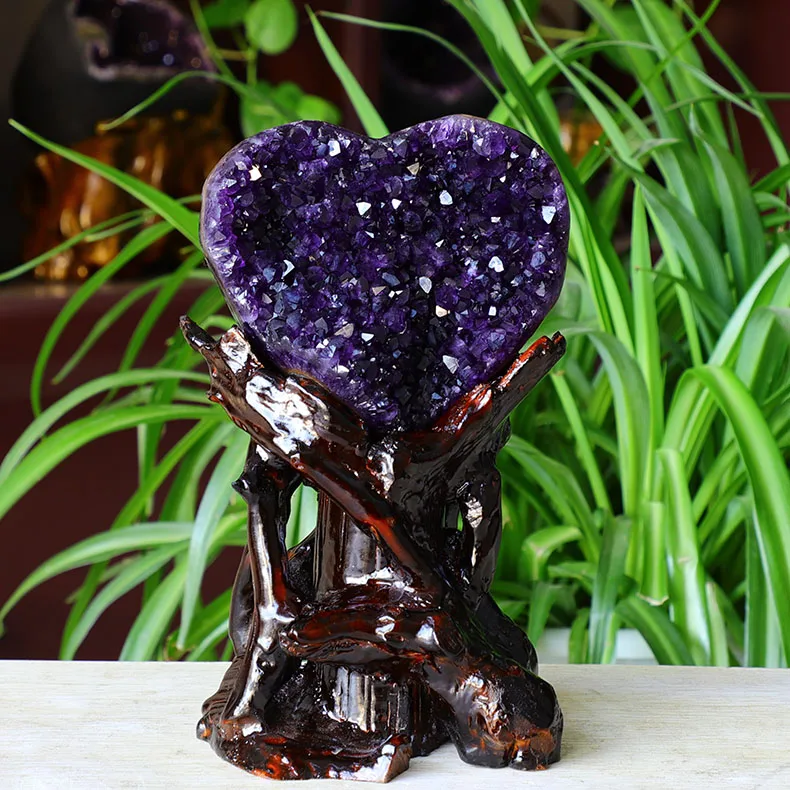 

URUGUAYAN AMETHYST GEODE CLUSTERS HEART CRYSTAL heart