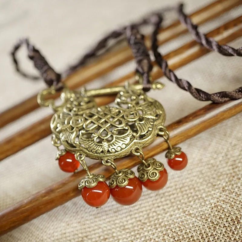 Yanting Vintage Copper Alloy Lock Pendant Necklace For Women Wholesale Long Sweater Chain Female 0116 |