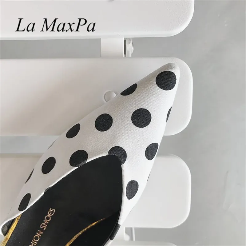 Летние модные женские классические туфли La MaxPa 2018 на тонком высоком каблуке