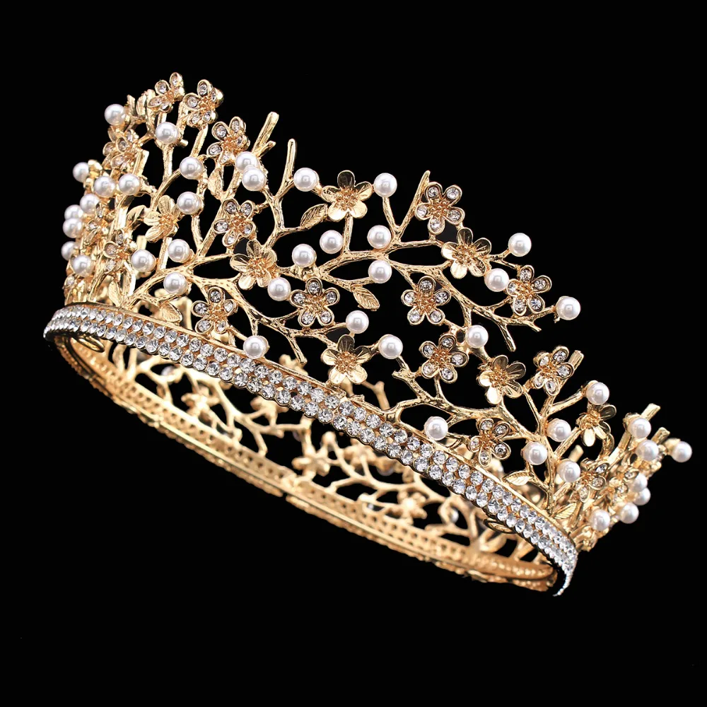 Красивый роскошный цветок со стразами и искусственным жемчугом для выпускного