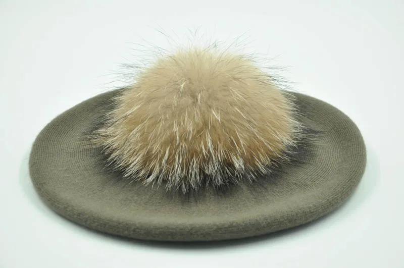 army green natural f Зимний женский берет, женская шапка, 15 см, натуральный мех енота, помпон, берет, шерсть, кашемир, натуральный мех, шарик, женский берет, шапка для женщин - Color: army green natural f
