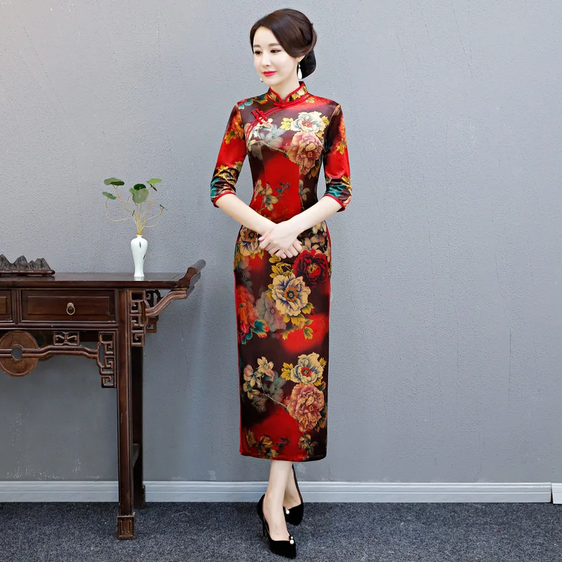 

Women Elegant Flower Long Slim Cheongsam Classic Chinese Style Female Dress Vestidos Autumn Velvet Qipao Plus Size 3XL 4XL