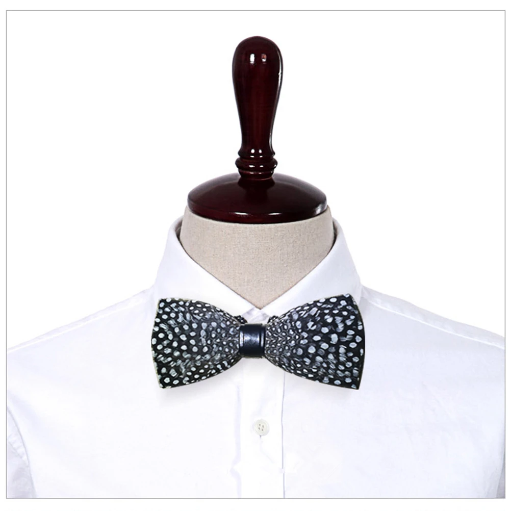 Мужской галстук бабочка ручной работы с волнистыми перьями винтажный