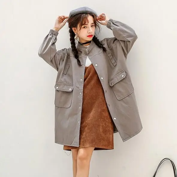 Женская куртка свободного покроя однотонная джинсовая с длинными рукавами
