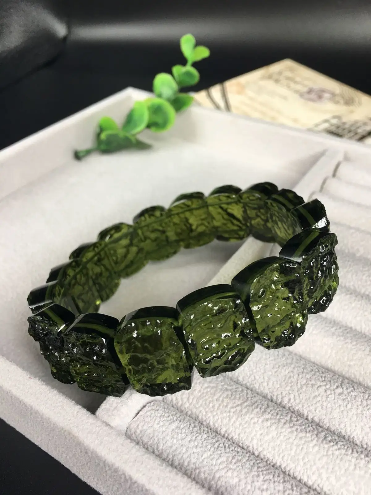 

Natural Quality Goods Czekh Meteorite Hand Row Original Stone Hand String Glass Meteorite Green Defence Radiation Hand Brand