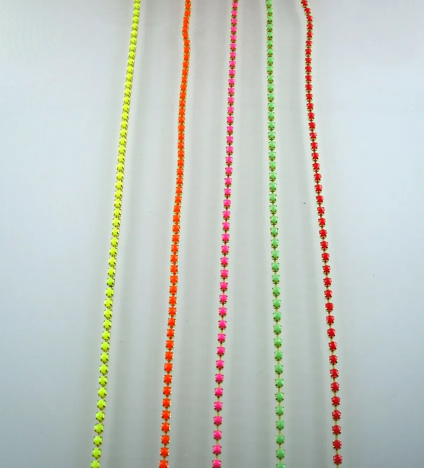 SS6 Акриловые Кристаллы 2 мм Стразы Золотая металлическая чашка коготь одежда