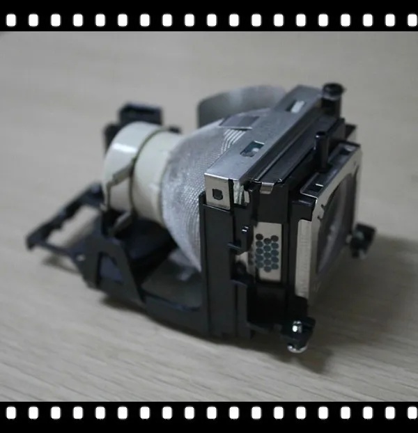 

610-345-2456/LMP132/POA-LMP132 Оригинальная лампа проектора для проекторов SANYO PLC-XE33/PLC-XR201/PLC-XR251/PLC-XR301