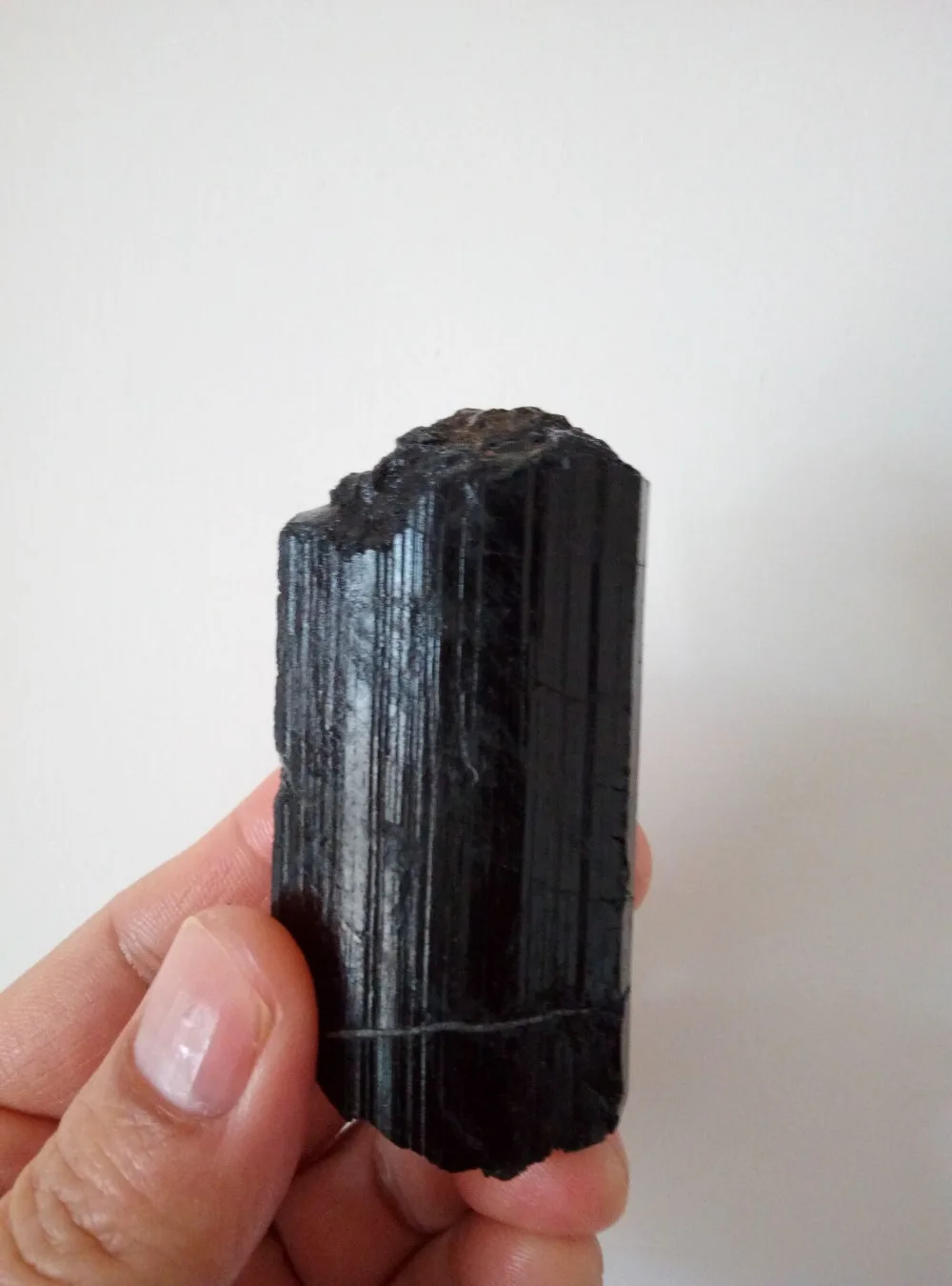

170 г черный турмалин, замороженный кристалл, образец рейки из Мадагаскара