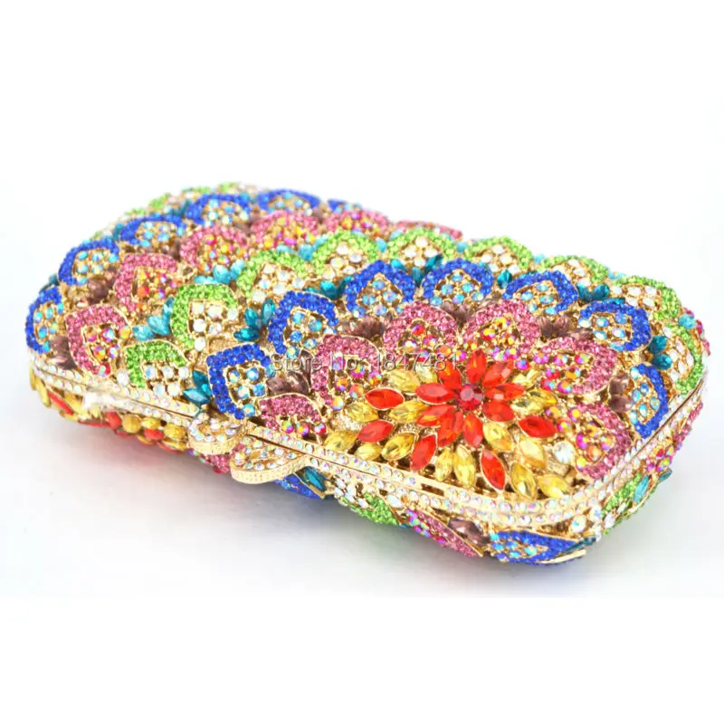 Синего цвета со стразами идеально сочетаются с нарядным банкетный мешок кулон