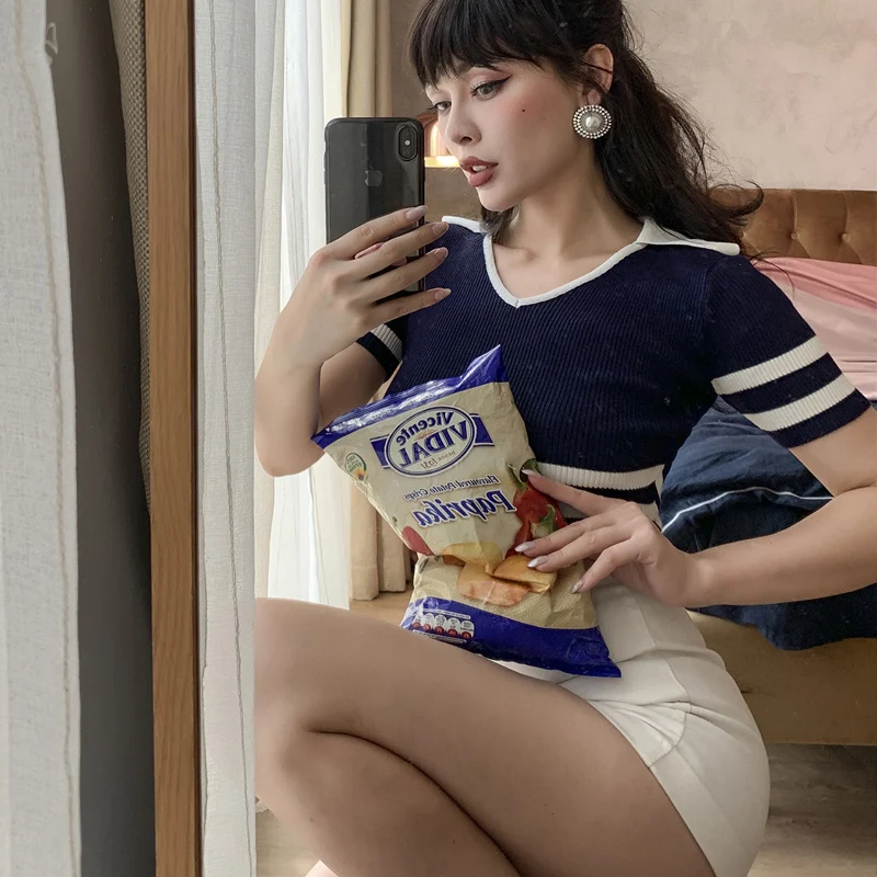 Женский трикотажный топ с V-образным вырезом короткий эластичный тонкий