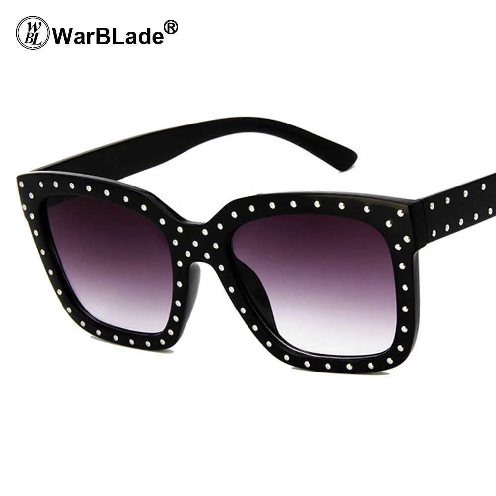 

WarBLade Black Rivet Flat Top Frame Sunglasses Men Gradient Lens Shades Square Sunglasses Male UV400 Oculos High Quality 2018