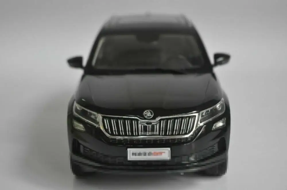 Модель литая под давлением в масштабе 1:18 для Skoda Kodiaq GT 2018 черный Внедорожник