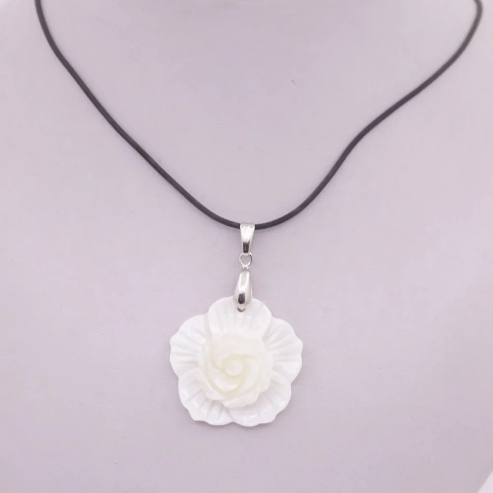 

Natural White Mother of Pearl Shell Flower pendant Jewelry 35mm