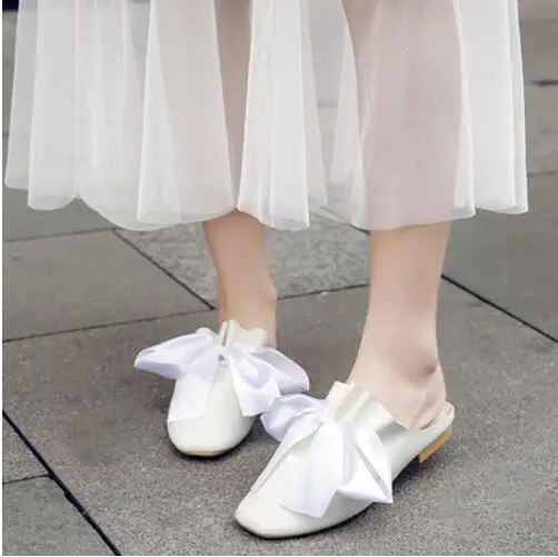 Square Toe White Большие размеры 42-43; туфли без задника с лентой; женские шелковые сандалии с ремешками; шлепанцы на плоской подошве с квадратным носком и бантом; Цвет белый; Pantufa; женские вьетнамки - Цвет: Square Toe White