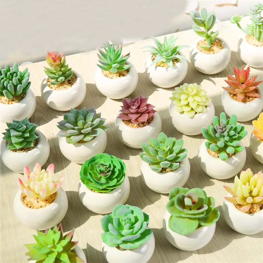 4 набора искусственных зеленых растений в горшках для дома, офиса, балкона: тропический мини-бонсай, фальшивые цветы и орнаменты.