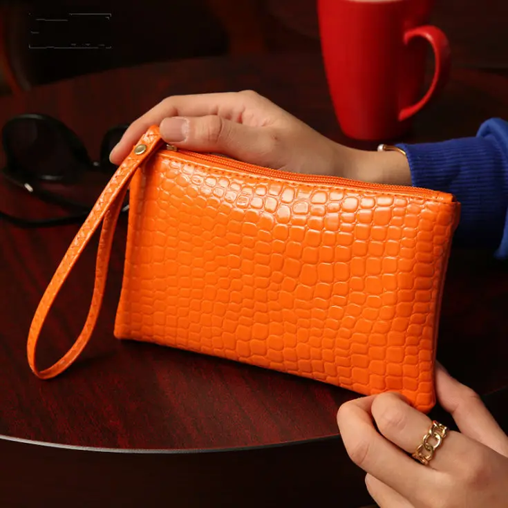 Сумка клатч женская однотонная модный кожаный конверт вечерний саквояж сумочка