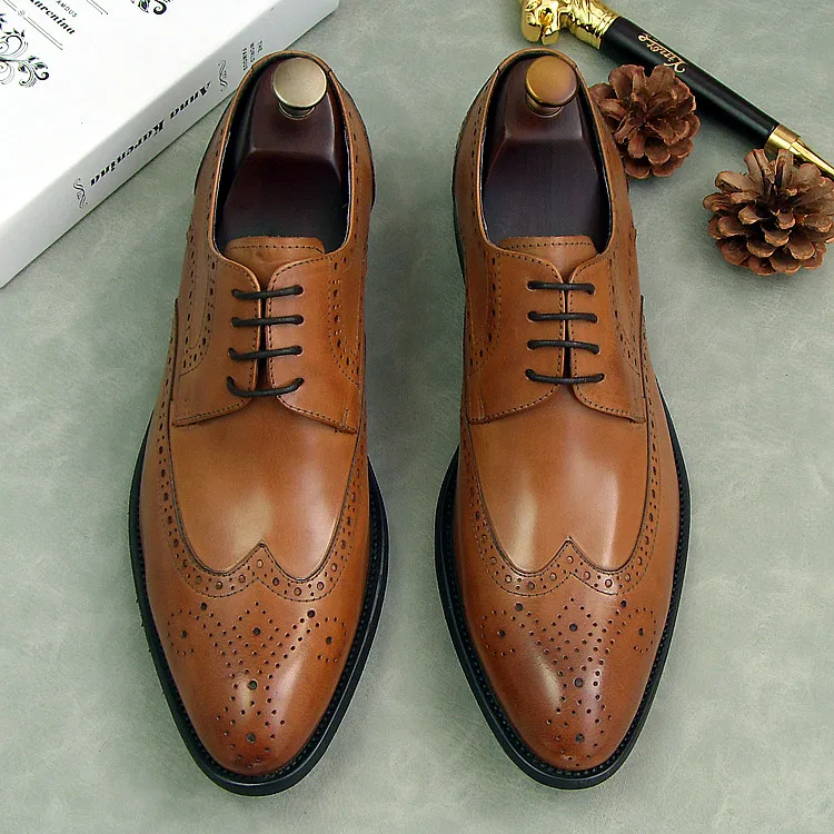 

2018 carved borgues oxfords wedding dress shoes for man sprng male siingle leather shoes lace up party formal business oxfords