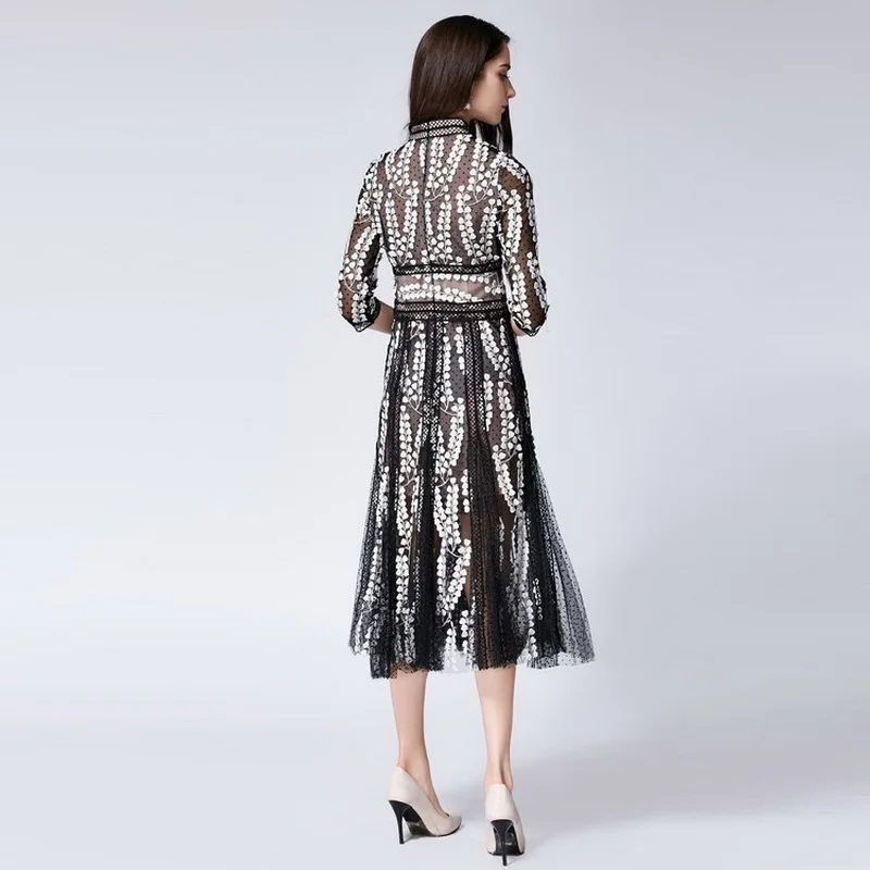 Женское ажурное платье туника праздничное до середины икры с кружевной вышивкой