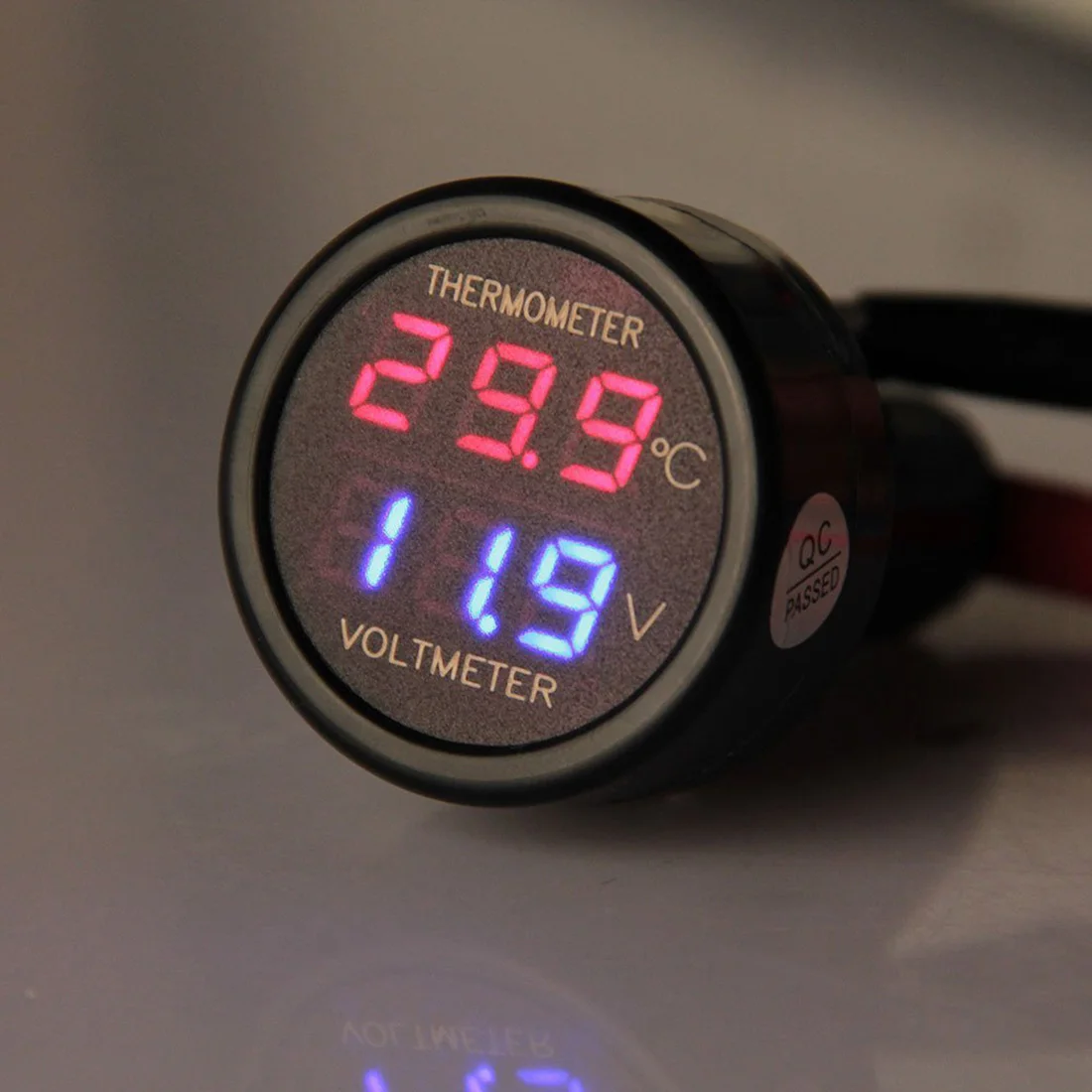 Red Blue LED Цифровой вольтметр-термометр 2 в 1 Светодиодный автомобильного прикуривателя относится к 12/24V универсальный автомобиль внедорожник Грузовик Напряжение метр - Цвет: Red Blue LED
