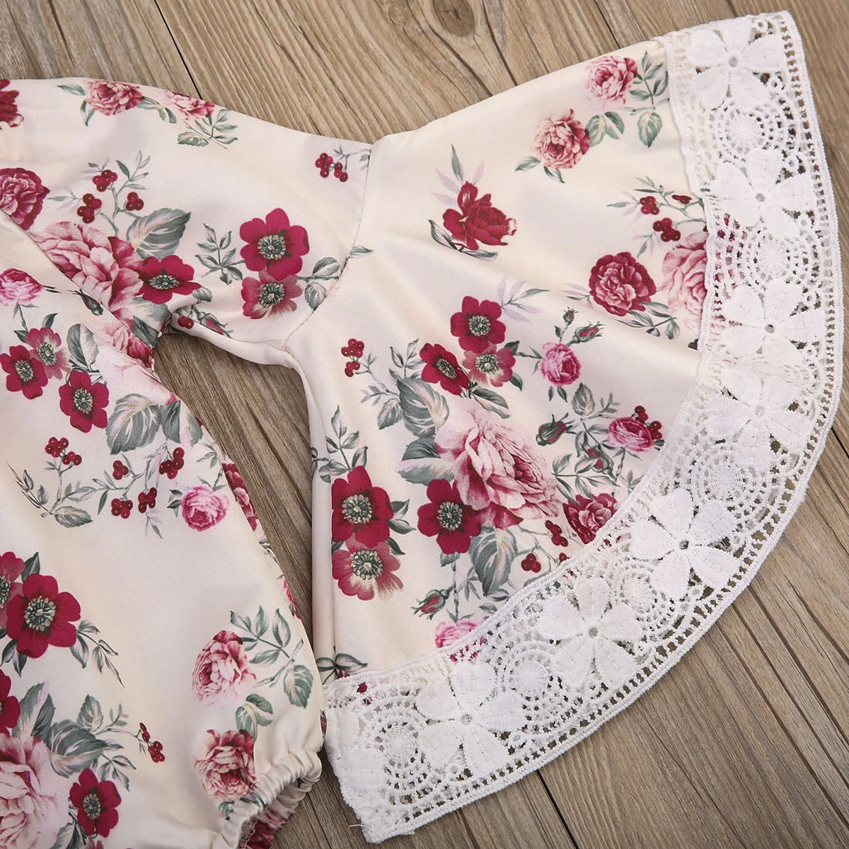 Одежда для новорожденных девочек кружевной комбинезон с цветочным рисунком