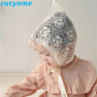 White Bow Кружевная шапочка для маленьких девочек, осень, новинка, корейский стиль, для новорожденных, реквизит для фотосессии, шляпка с цветком, шапка для маленькой принцессы, белая хлопковая кепка, s, 0-18M - Цвет: White Bow