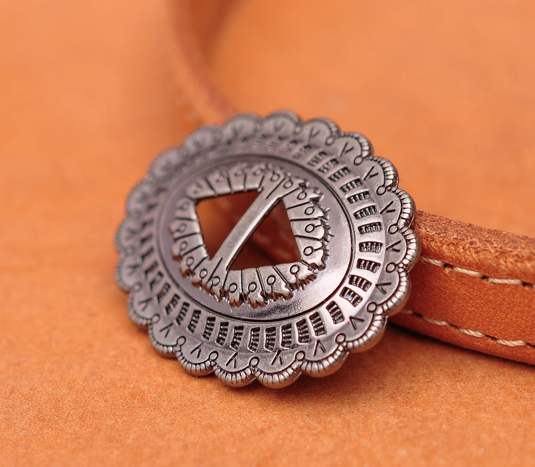 Antique Silver 5X DIY Юго-Восточный Племенной цветок Серебряный западный ковбой кожевенное ремесло щелевой подголовник уздечка hatband Conchos Декор 32*25 мм - Цвет: Antique Silver