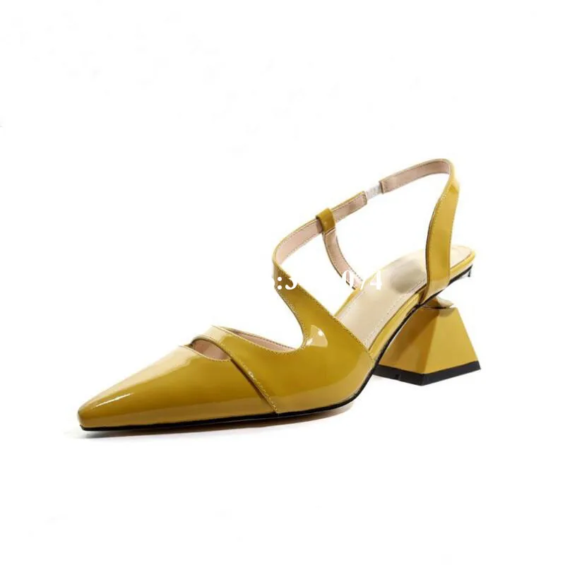 Женские босоножки на высоком каблуке сандалии с острым носком и ремешком пряжкой