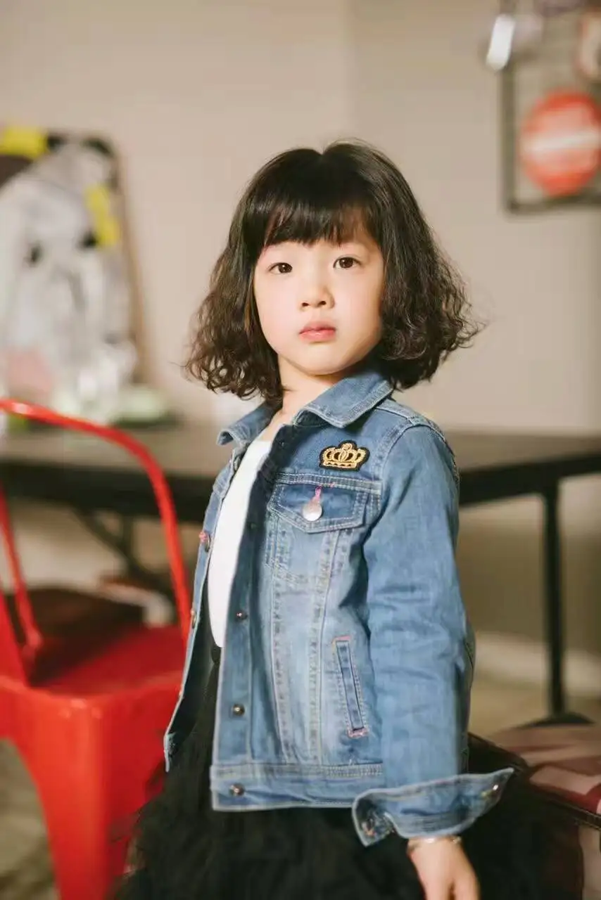 Новинка 2017 Модная Джинсовая куртка для маленьких девочек Верхняя одежда с