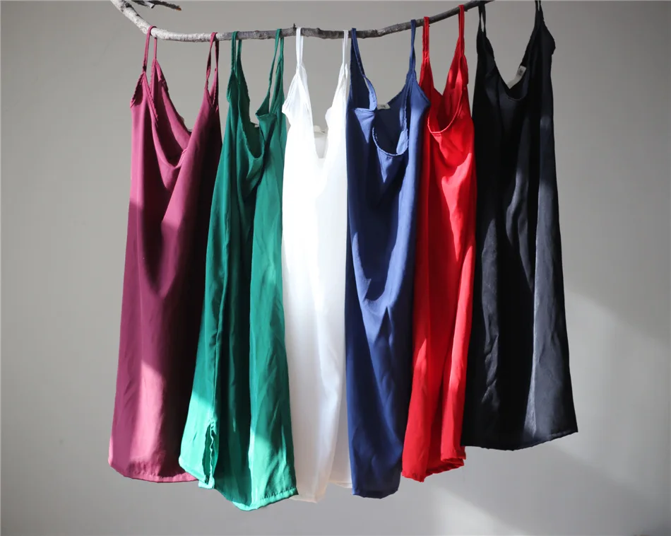 Женское сексуальное черно-белое шелковый атлас Слип платье А-силуэта блестящие