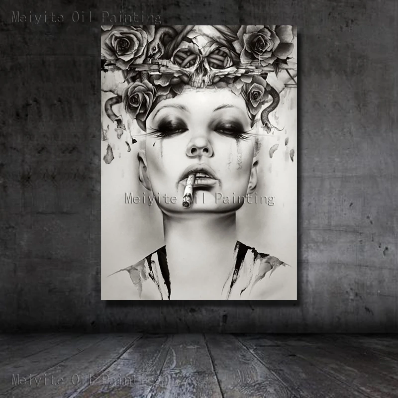 Черно белая картина Готическая курительная девушка красивый портрет