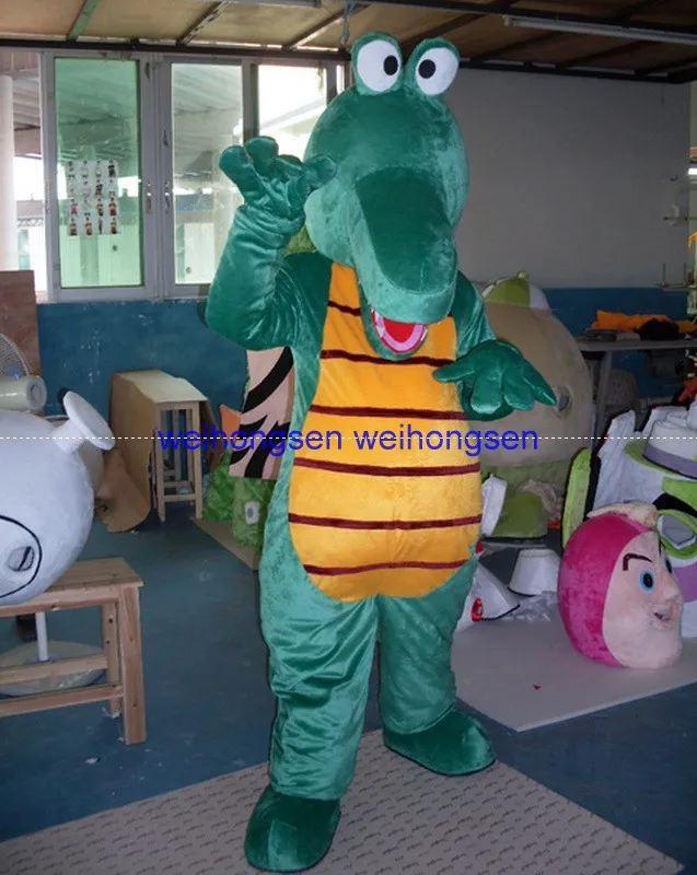 Шлем из ЭВА темно-зеленого крокодилового цвета 910 | Маскоты