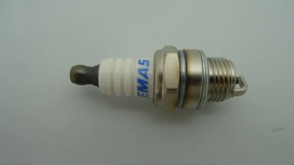 

5pcs Chainsaw parts,EMAS Spark Plug fits MS180 MS250 MS660 MS381 MS070 Chain Saw