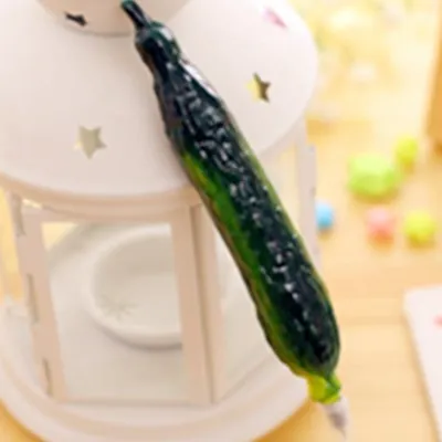 Cucumber 1 шт. Новинка фрукты овощи шариковая ручка в форме цветка ручка яблоко банан МАГНИТ ручка канцелярские принадлежности canetas материал escolar школьные принадлежности - Цвет: Cucumber
