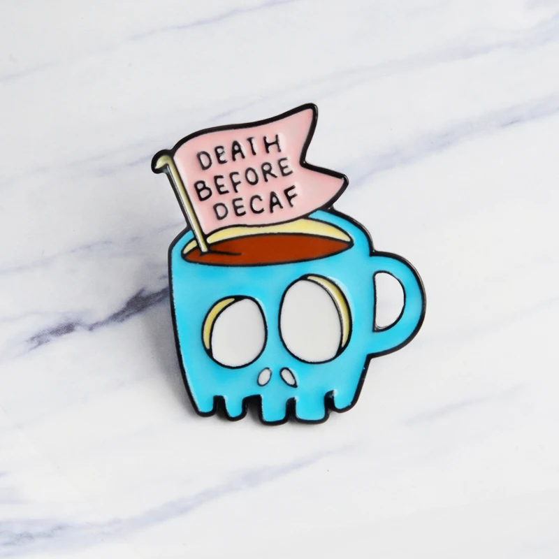 Эмалированная брошь DEATH BEFORE DECAF в виде каркаса кофейной чашке джинсовая для